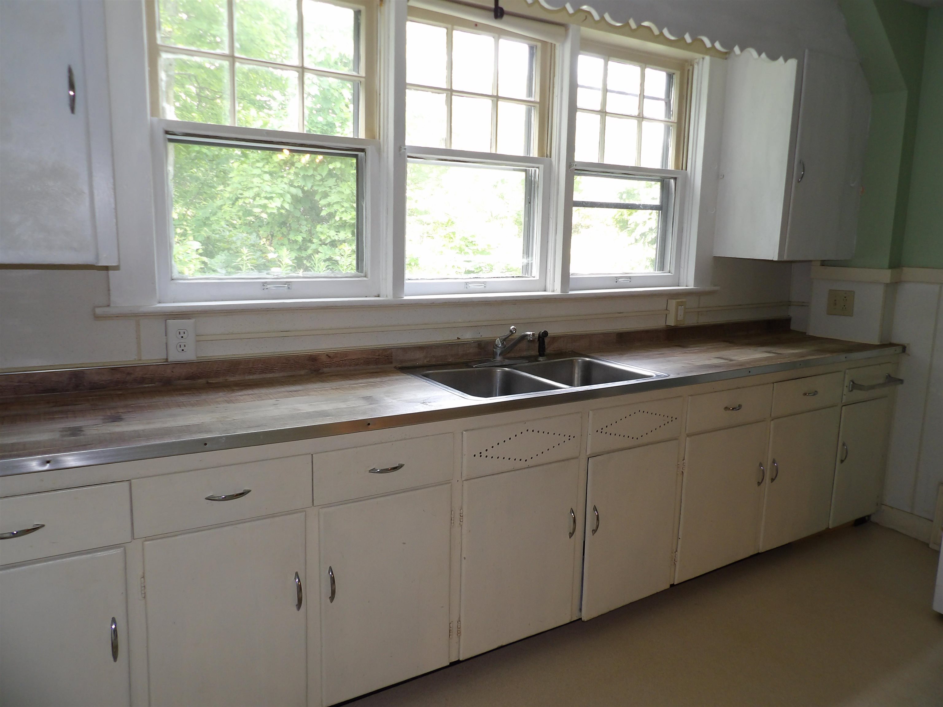 6 Gibbs Street Proctor, VT 05765 - Photo 12 of 38
