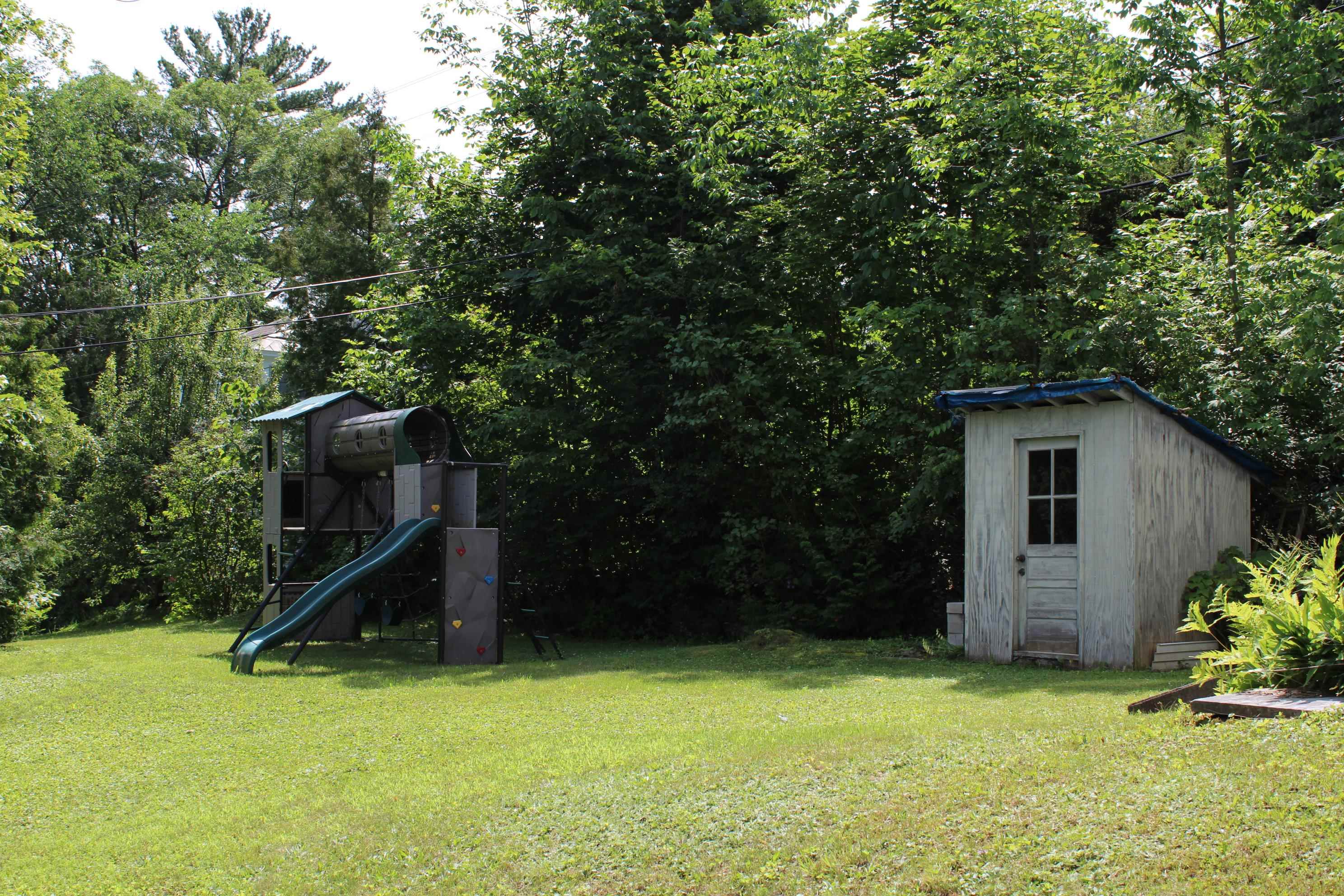 6 Gibbs Street Proctor, VT 05765 - Photo 5 of 38