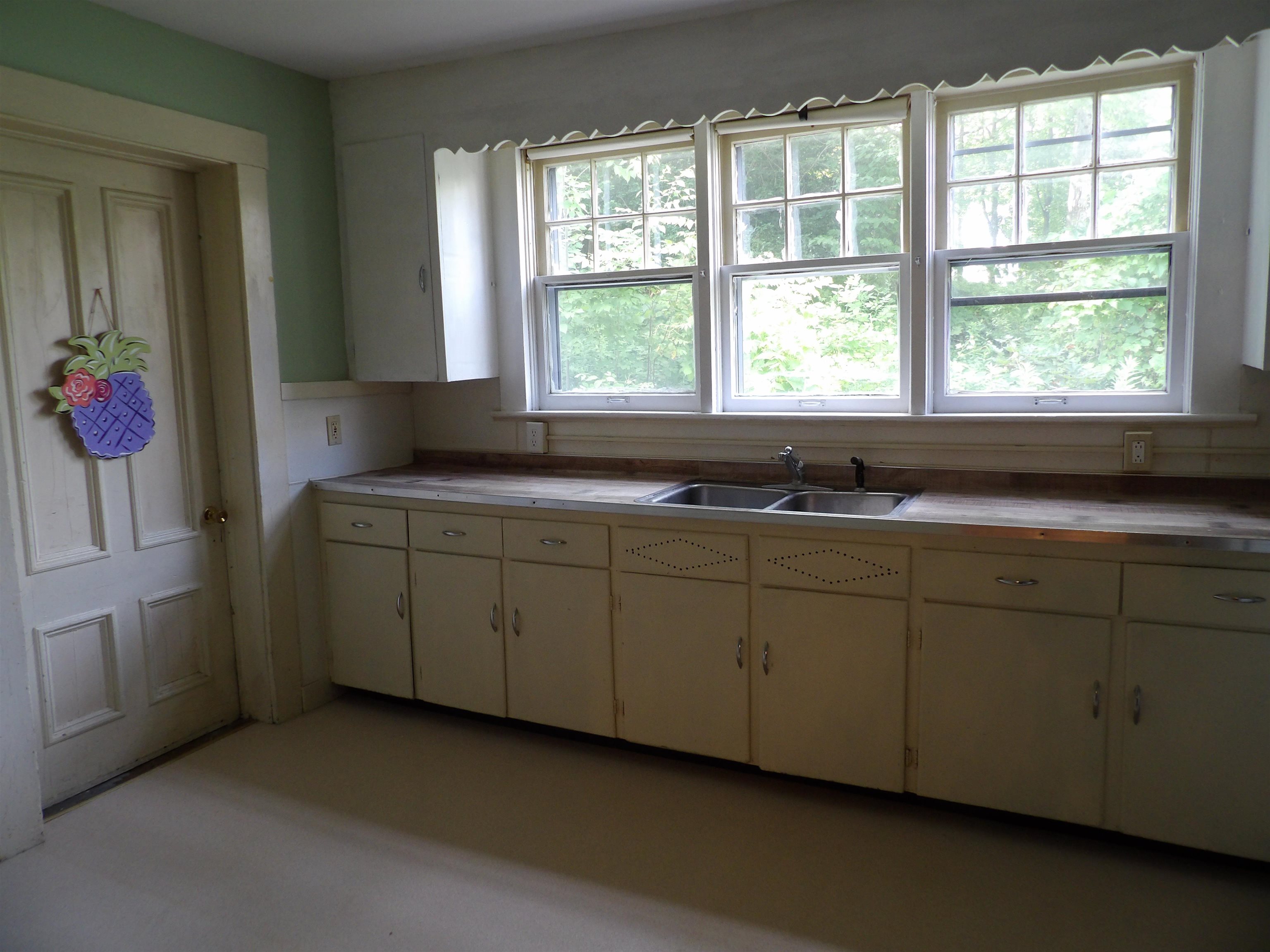 6 Gibbs Street Proctor, VT 05765 - Photo 10 of 38