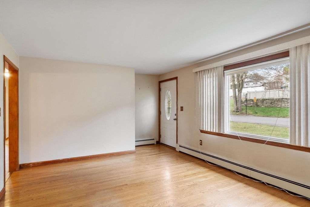 11 Cromie Street Clinton, MA 01510 - Photo 7 of 29