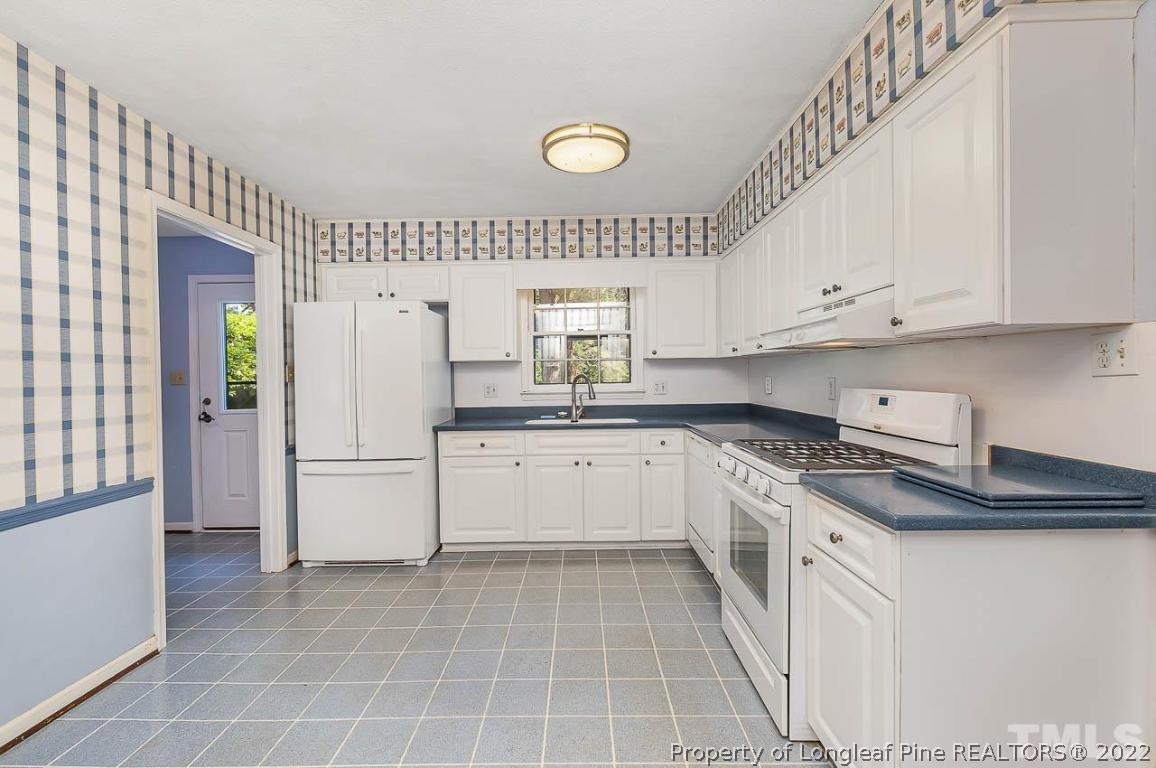 704 Barbara Drive Raleigh, NC 27606 - Photo 9 of 51 Gallery Image 9