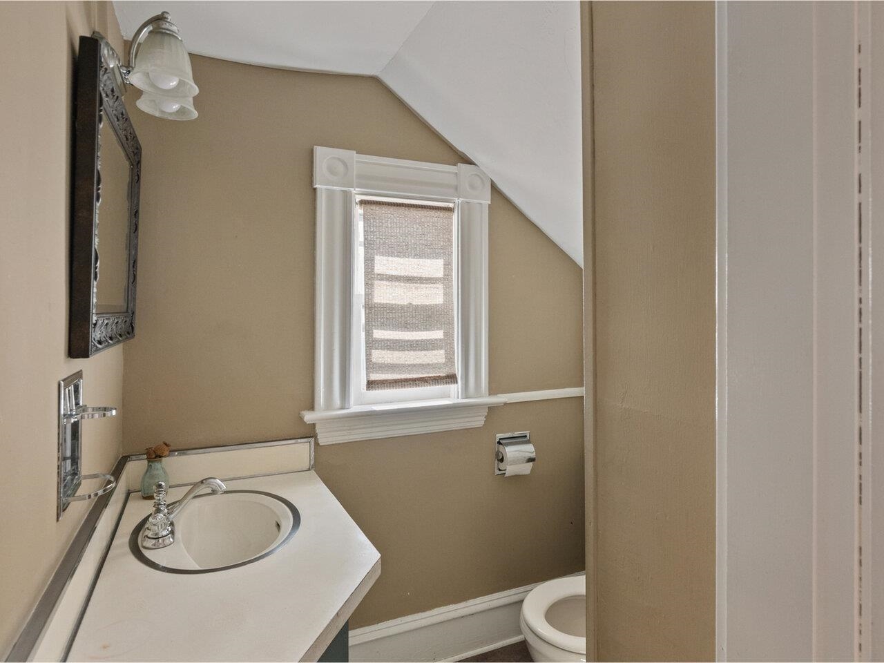 159 Loomis Street Burlington, VT 05401 - Photo 13 of 43