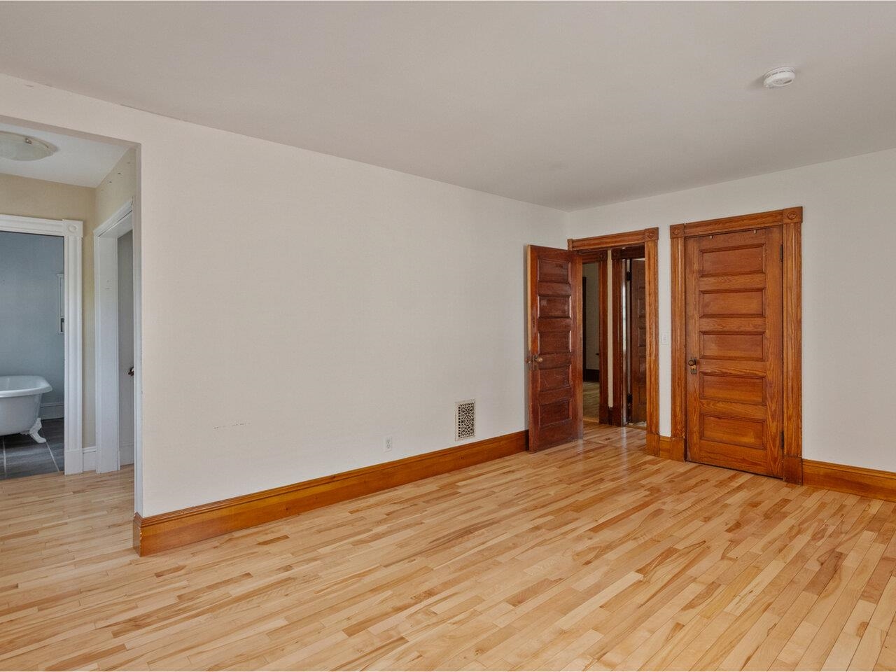 159 Loomis Street Burlington, VT 05401 - Photo 17 of 43