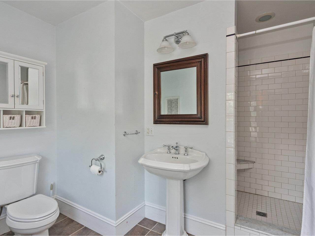 159 Loomis Street Burlington, VT 05401 - Photo 19 of 43