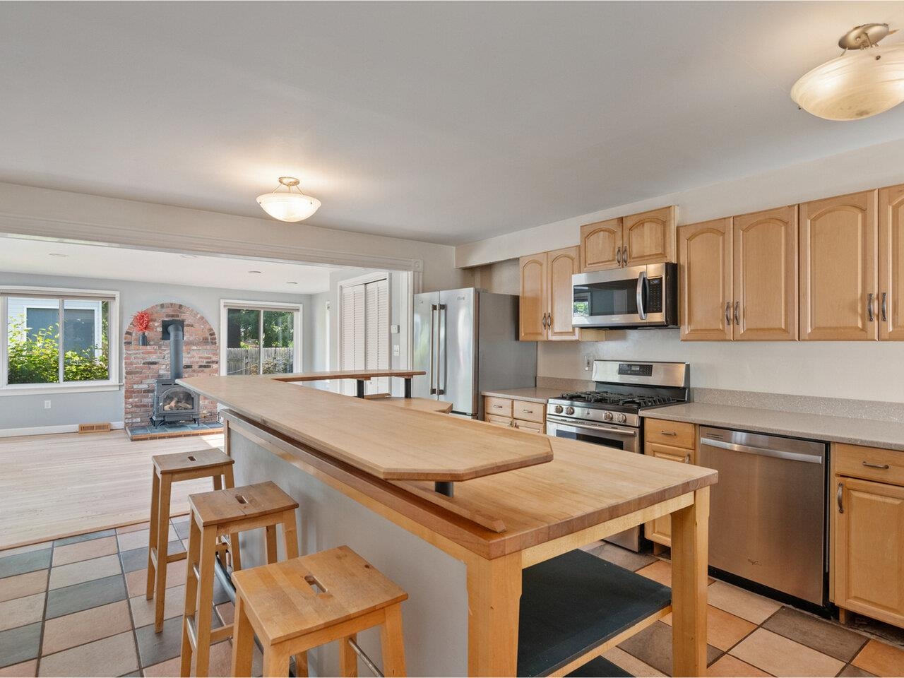 159 Loomis Street Burlington, VT 05401 - Photo 6 of 43