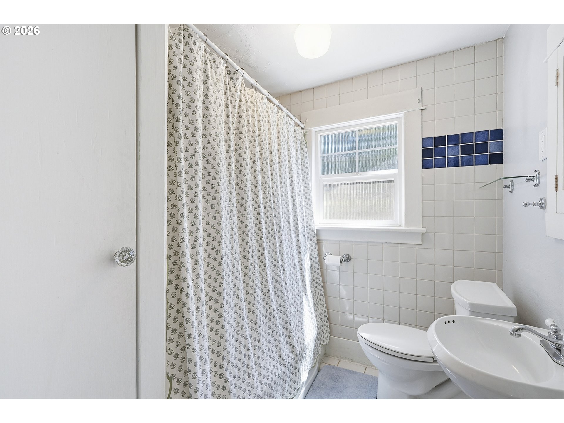 7464 Southwest 53rd Avenue Portland, OR 97219 - Photo 18 of 32