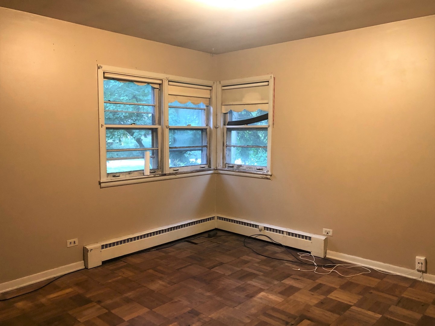 N344 Willow Road Wheaton, IL 60187 - Photo 8 of 11 an empty room with a window