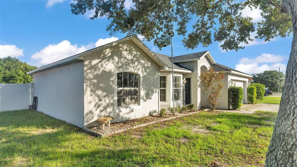 3917 Warbler Drive Winter Haven, FL 33880 - Photo 3 of 42