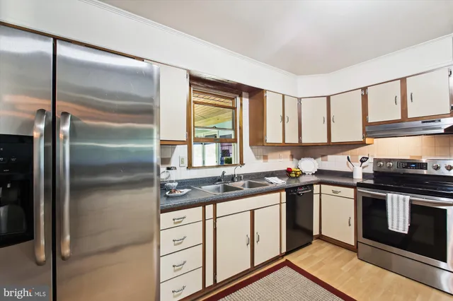 $450,000 | 1590 Long Point Road, Pasadena, MD 21122