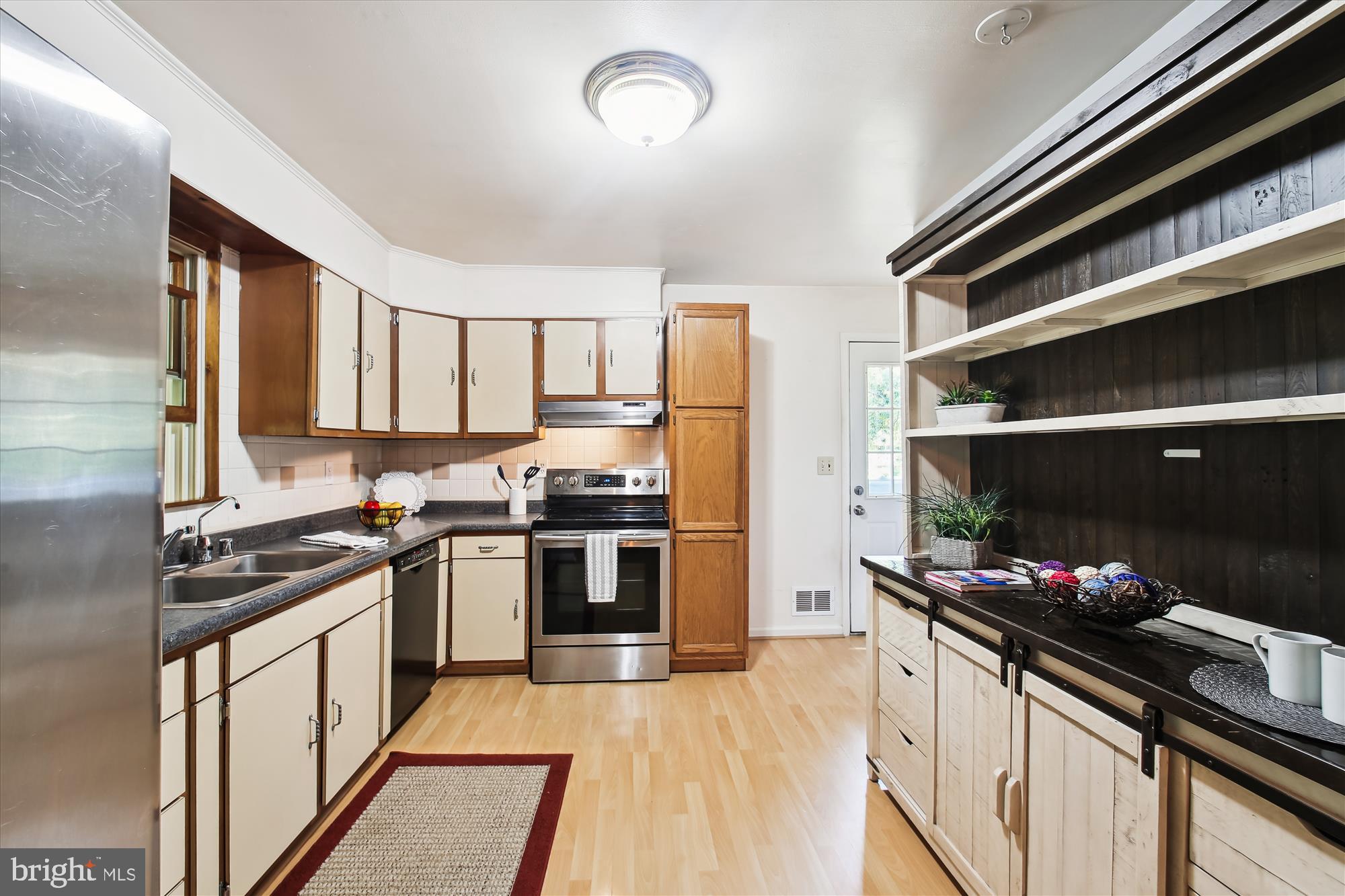 1590 Long Point Road Pasadena, MD 21122 - Photo 10 of 29