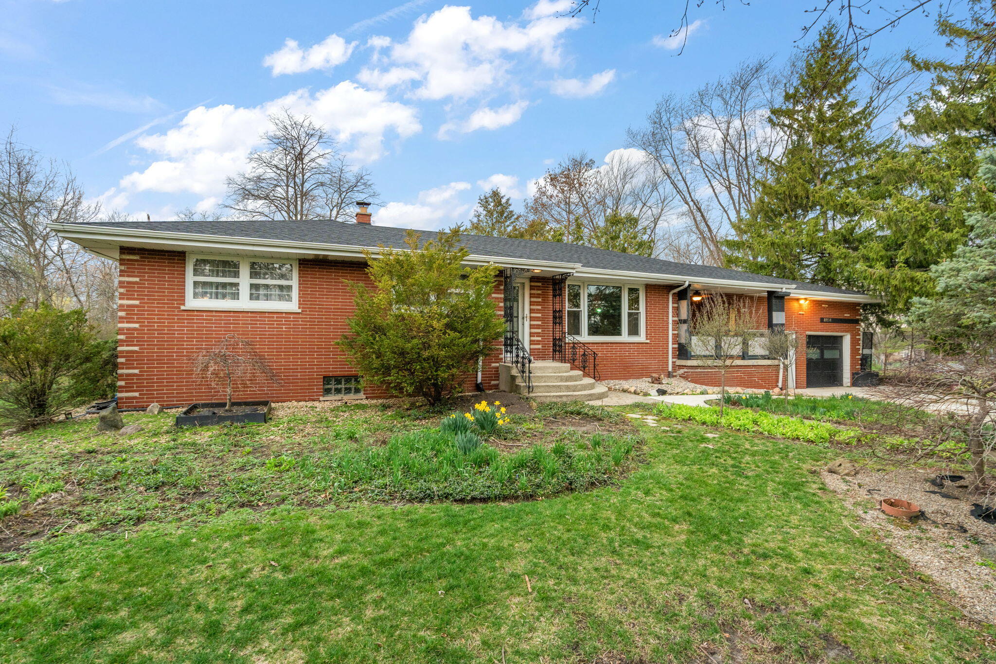 8814 Lee Street Crown Point, IN 46307 - Photo 2 of 47 2048x1365