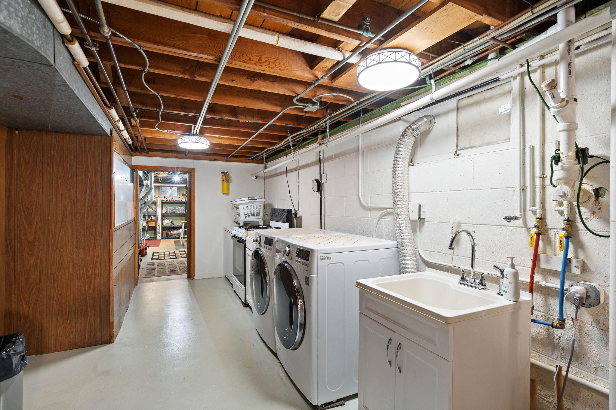 8814 Lee Street Crown Point, IN 46307 - Photo 28 of 47 2048x1365