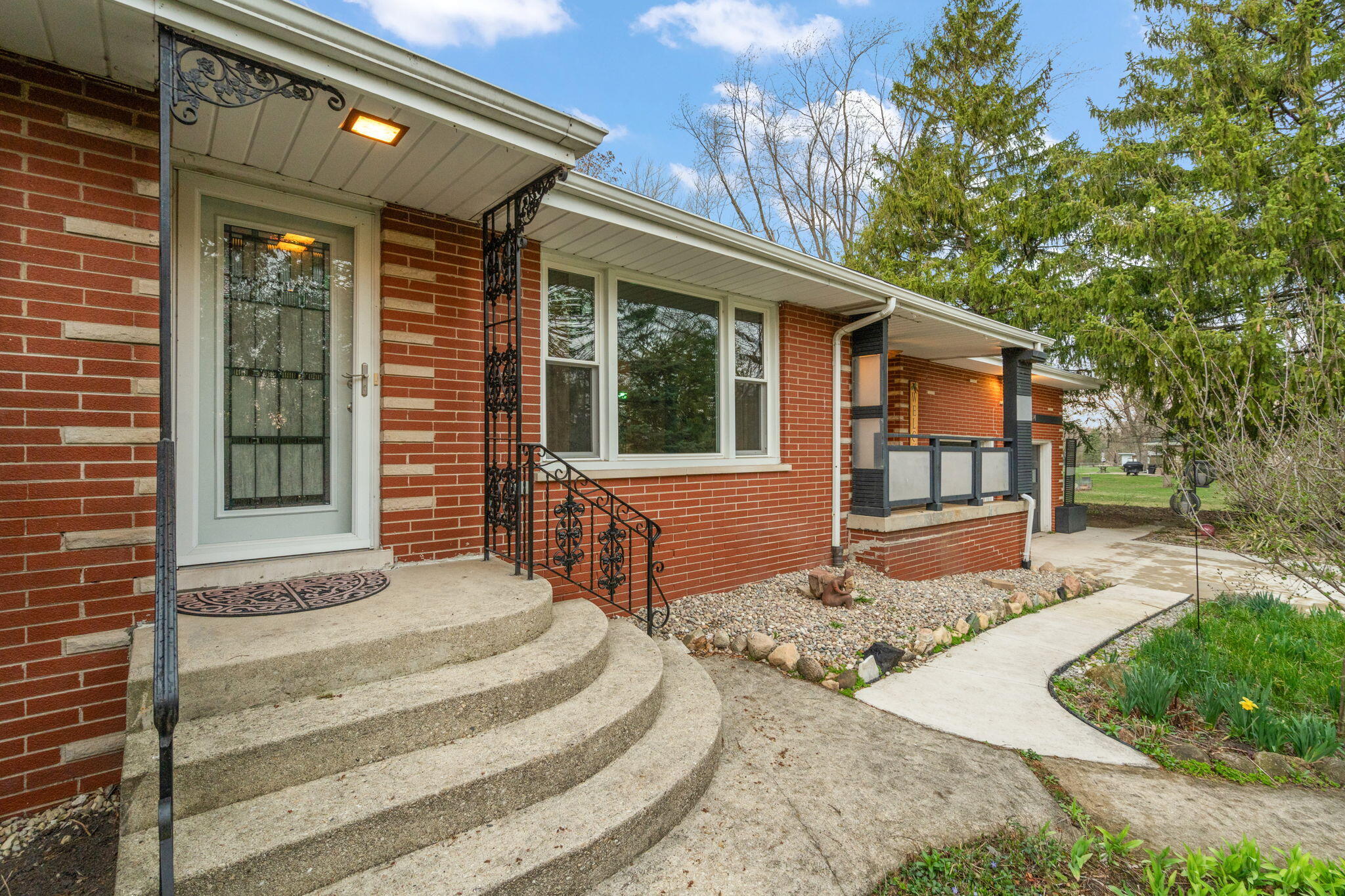 8814 Lee Street Crown Point, IN 46307 - Photo 4 of 47 2048x1365