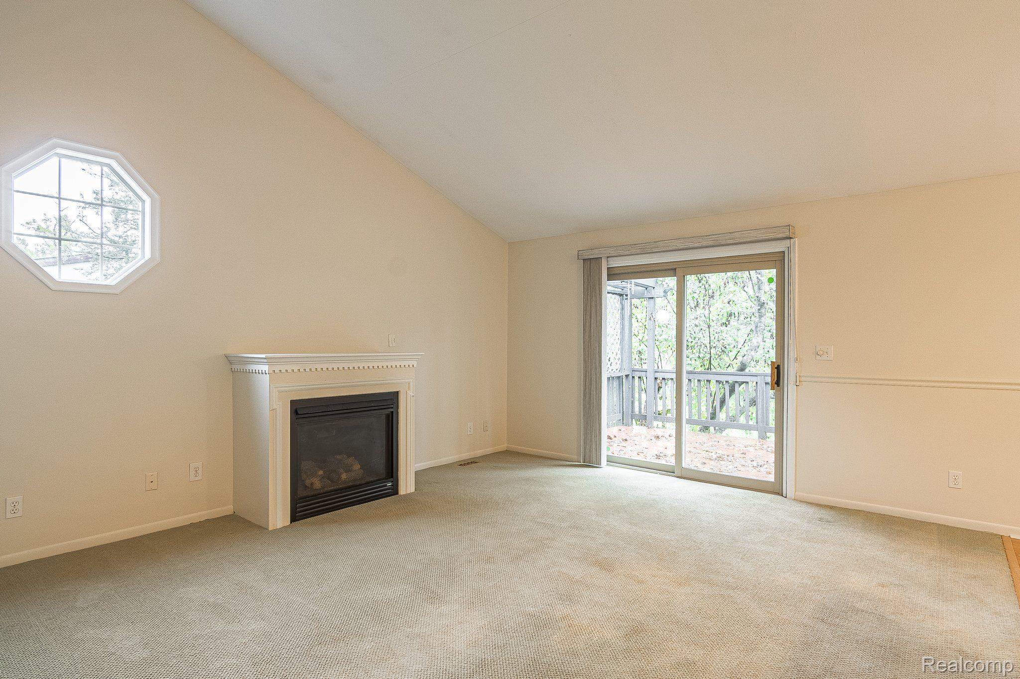 205 George Street Flushing, MI 48433 - Photo 6 of 40 Living room