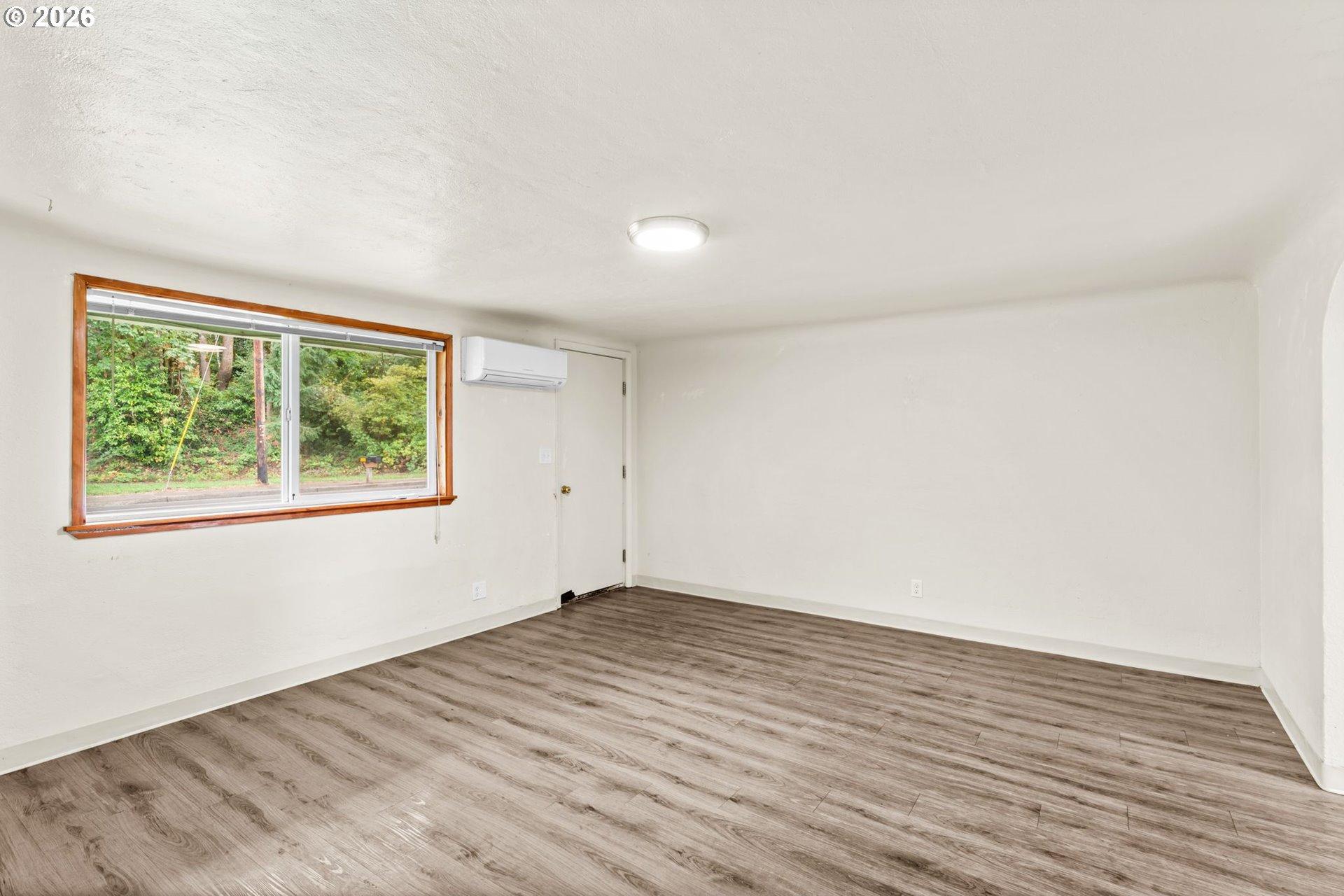 4268 Daisy Street Springfield, OR 97478 - Photo 5 of 29 Gallery Image 5