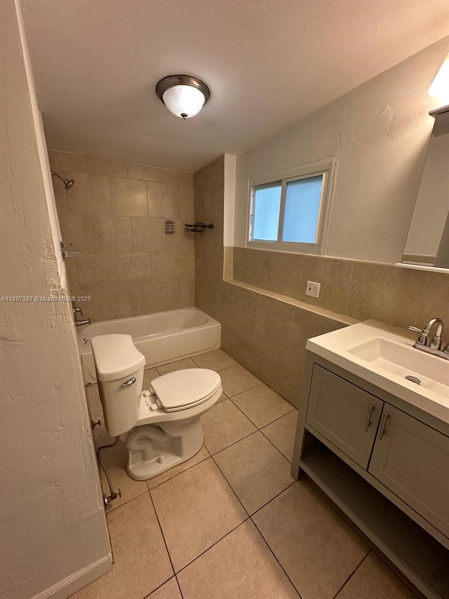 3233 South Le Jeune Road, Unit 3233 Coral Gables, FL 33134 - Photo 12 of 14
