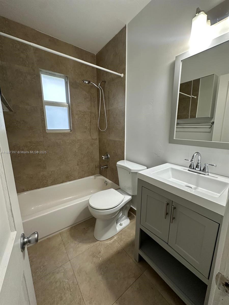 3233 South Le Jeune Road, Unit 3233 Coral Gables, FL 33134 - Photo 13 of 14
