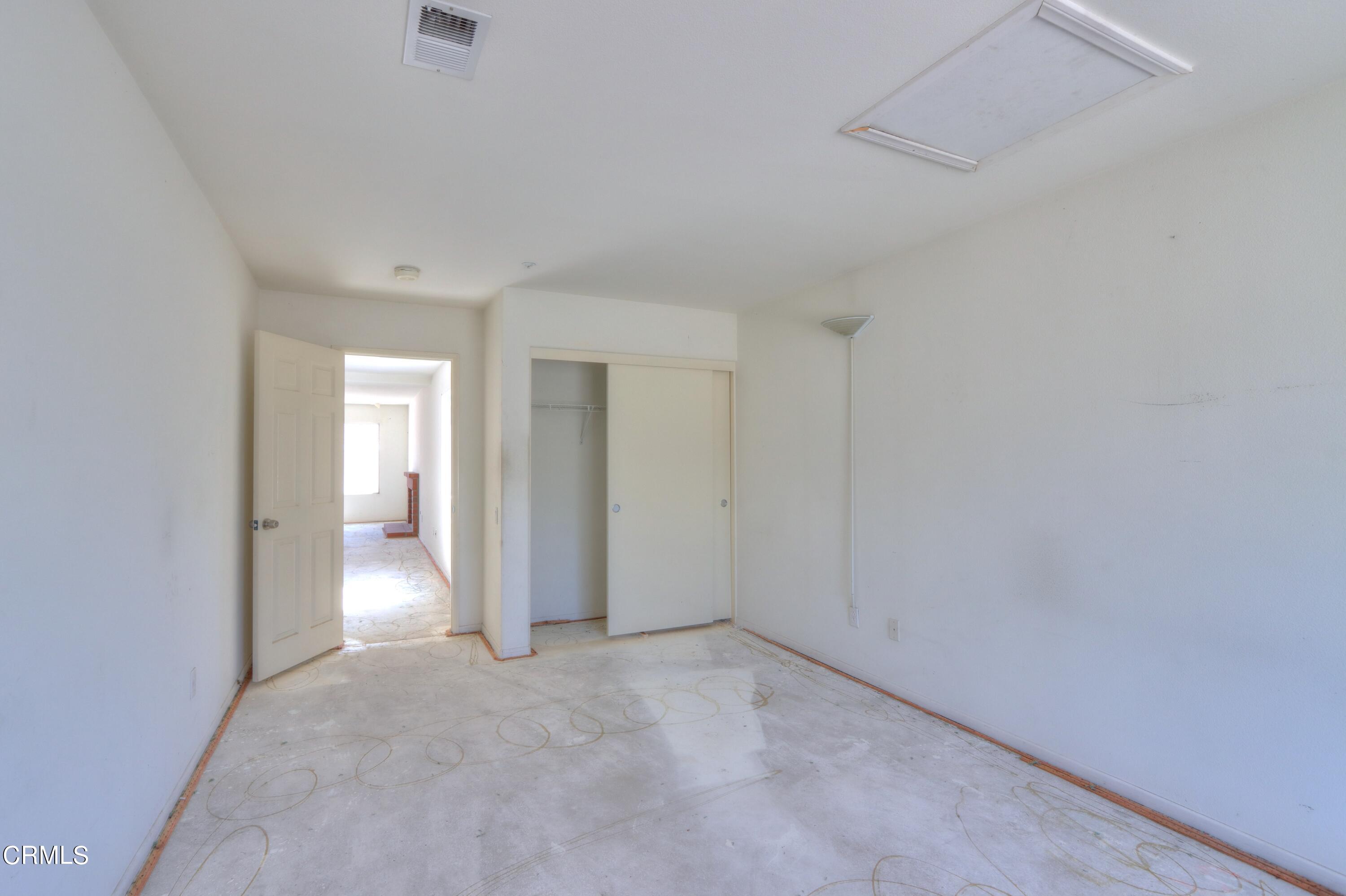 612 Perth Place Oxnard, CA 93035 - Photo 14 of 23 N