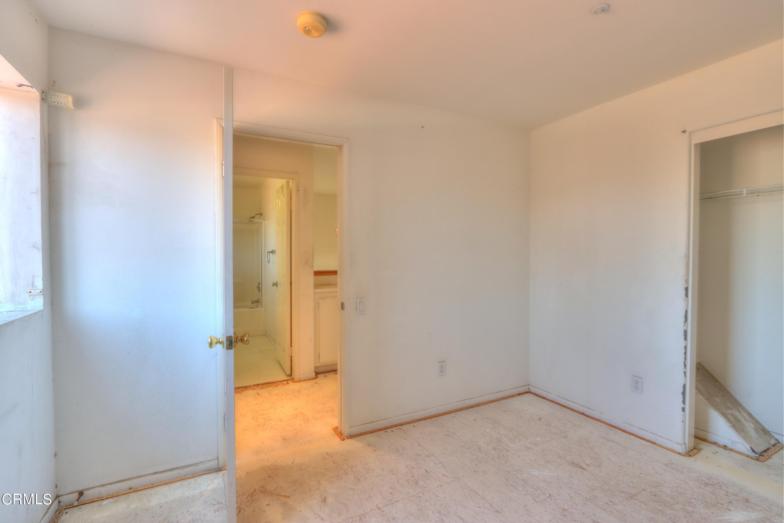 612 Perth Place Oxnard, CA 93035 - Photo 17 of 23 Q