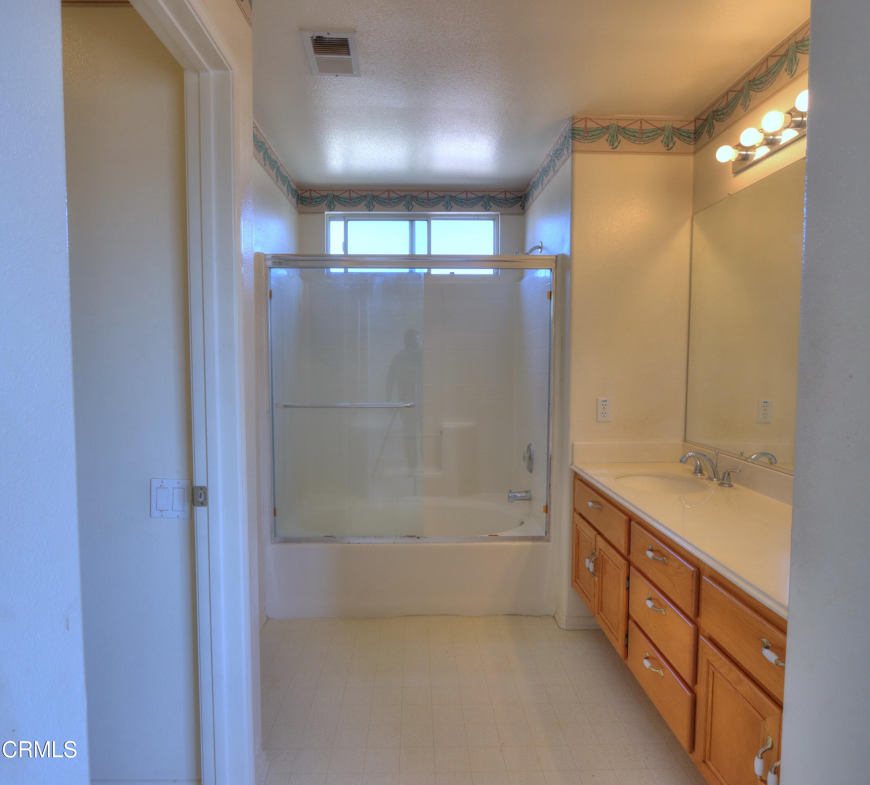 612 Perth Place Oxnard, CA 93035 - Photo 20 of 23 T