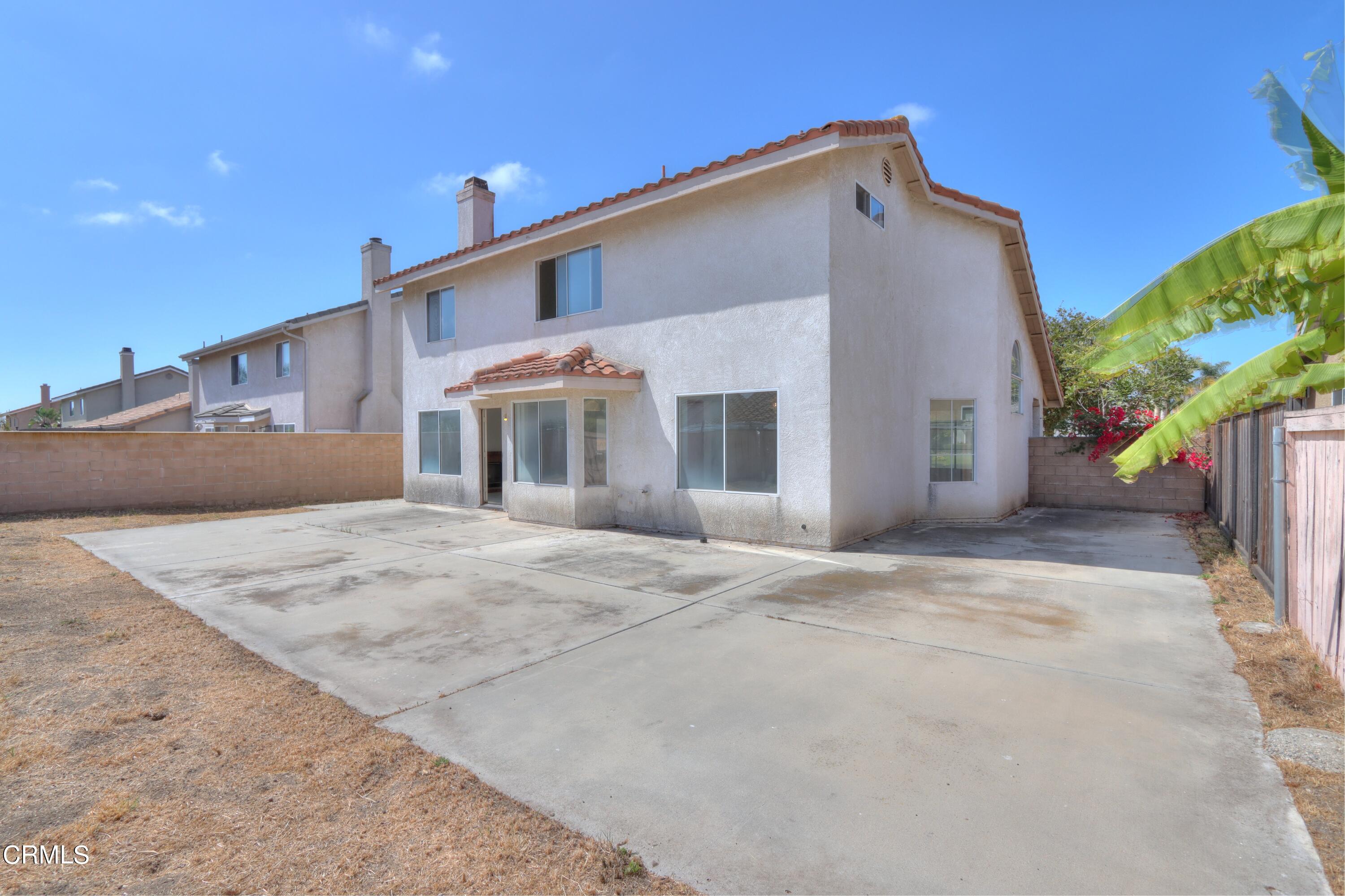 612 Perth Place Oxnard, CA 93035 - Photo 4 of 23 D