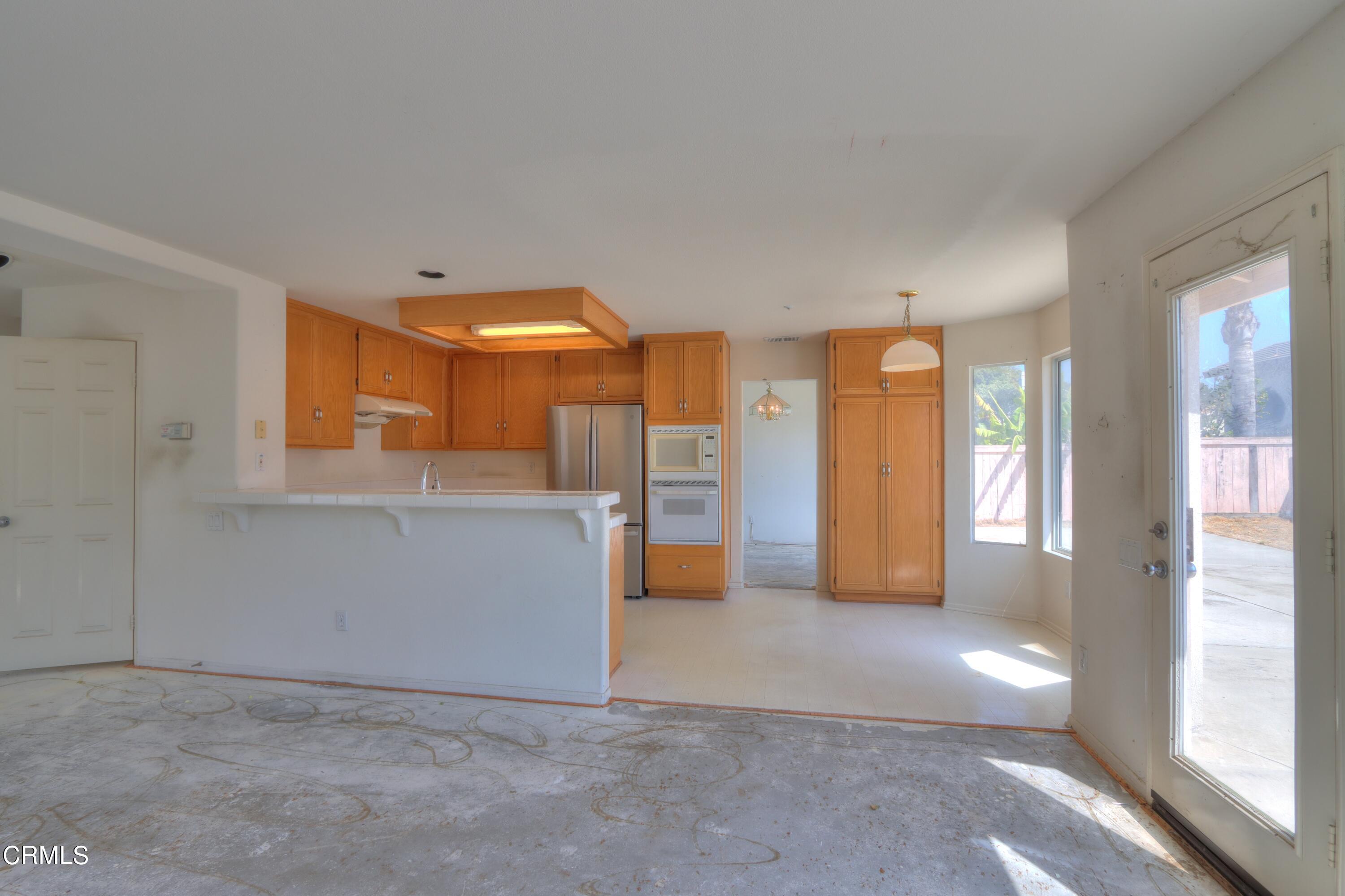 612 Perth Place Oxnard, CA 93035 - Photo 6 of 23 F