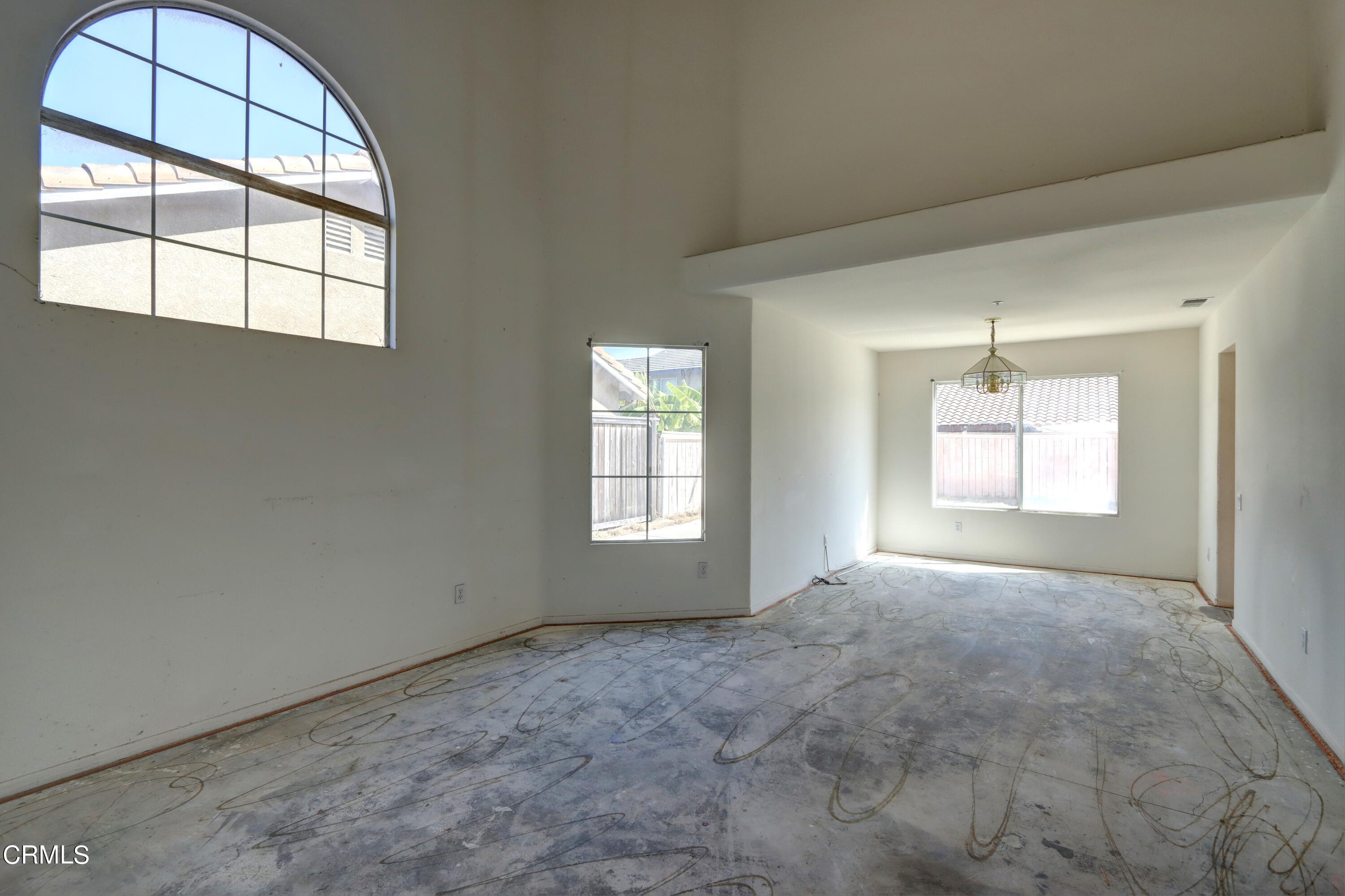 612 Perth Place Oxnard, CA 93035 - Photo 10 of 23 J