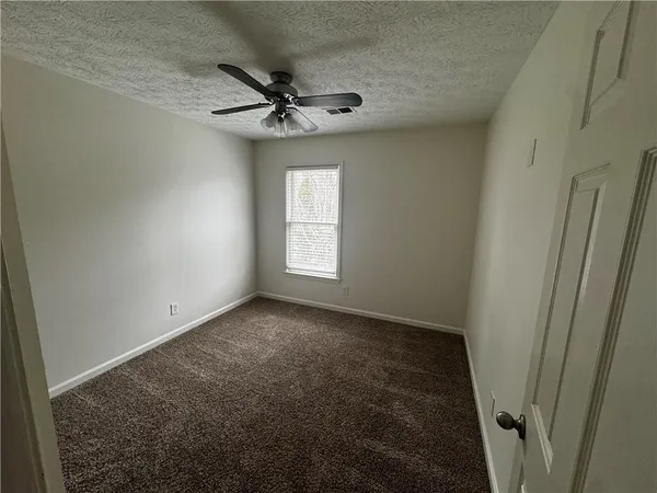 $800 | 2990 Mountain Trace Northeast, Roswell, GA 30075