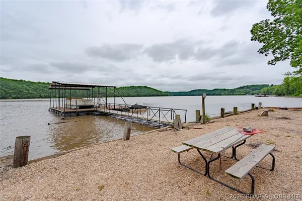 $469,000 | 3135 Lick Creek Road, Edwards, MO 65326