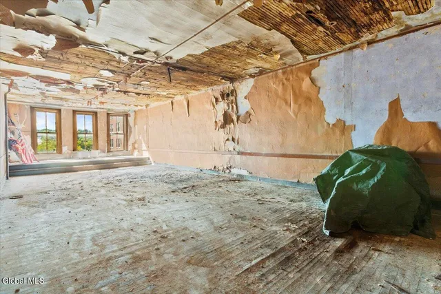 $159,900 | 36 East Main Street, Amsterdam, NY 12010