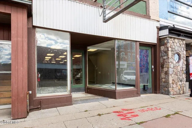 $159,900 | 36 East Main Street, Amsterdam, NY 12010