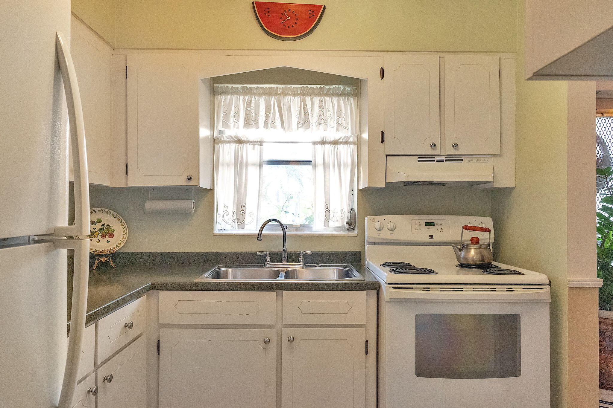 728 Ridge Road, Unit 24 Lantana, FL 33462 - Photo 17 of 24 Kitchen