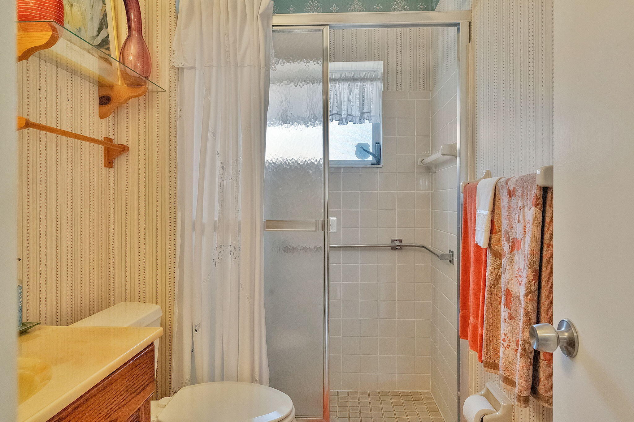 728 Ridge Road, Unit 24 Lantana, FL 33462 - Photo 19 of 24 Bath