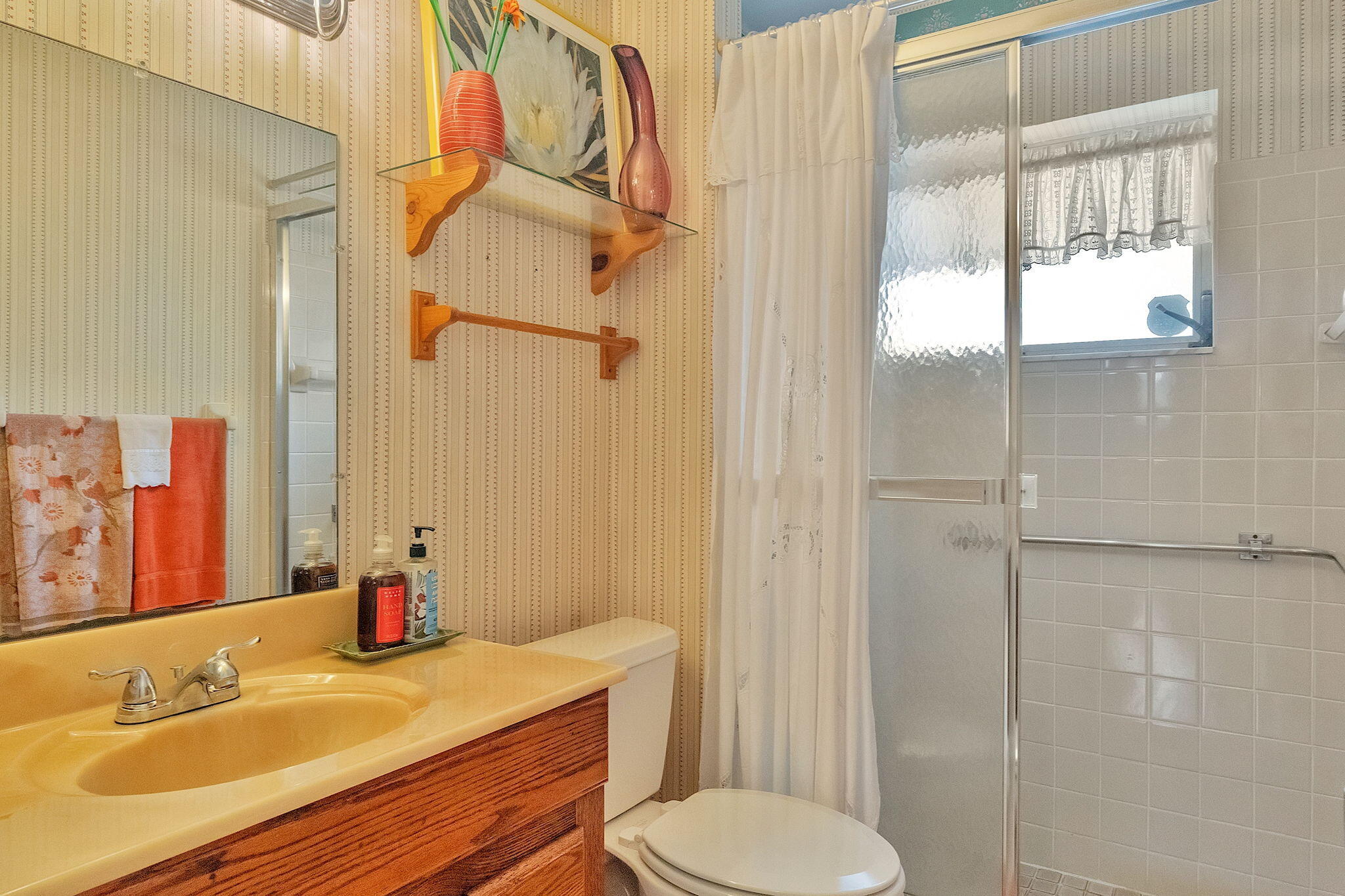 728 Ridge Road, Unit 24 Lantana, FL 33462 - Photo 20 of 24 Bath