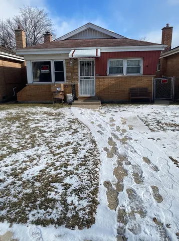 $2,400 | 4517 Cracow Avenue, Lyons, IL 60534
