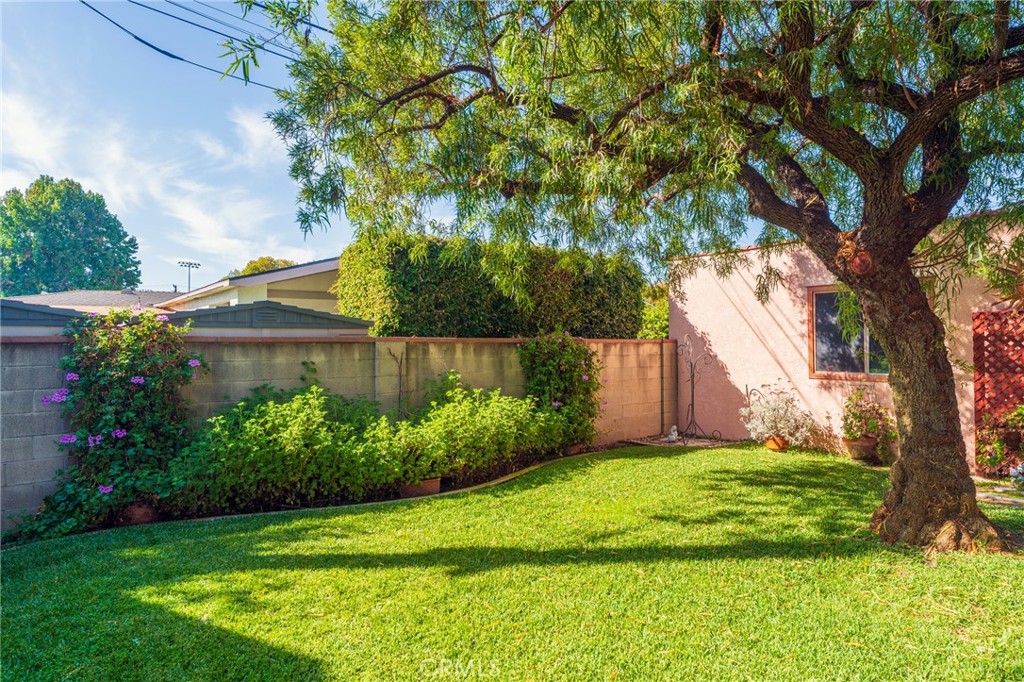405 North Janss Street Anaheim, CA 92805 - Photo 30 of 33 a view of a garden with a tree