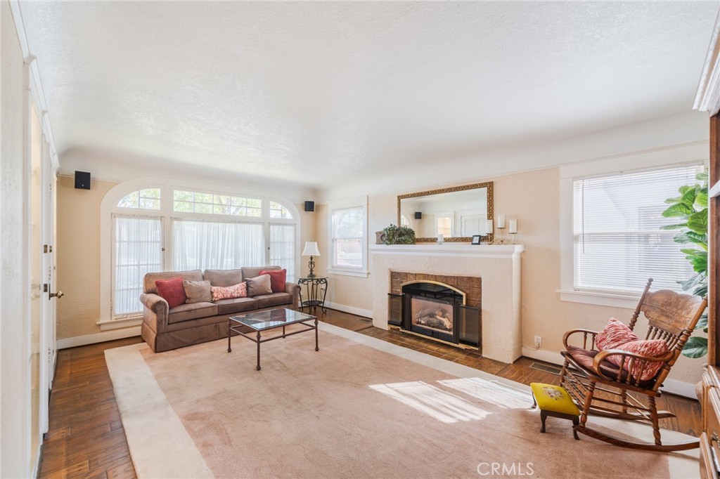 405 North Janss Street Anaheim, CA 92805 - Photo 4 of 33 a living room with furniture and a fireplace