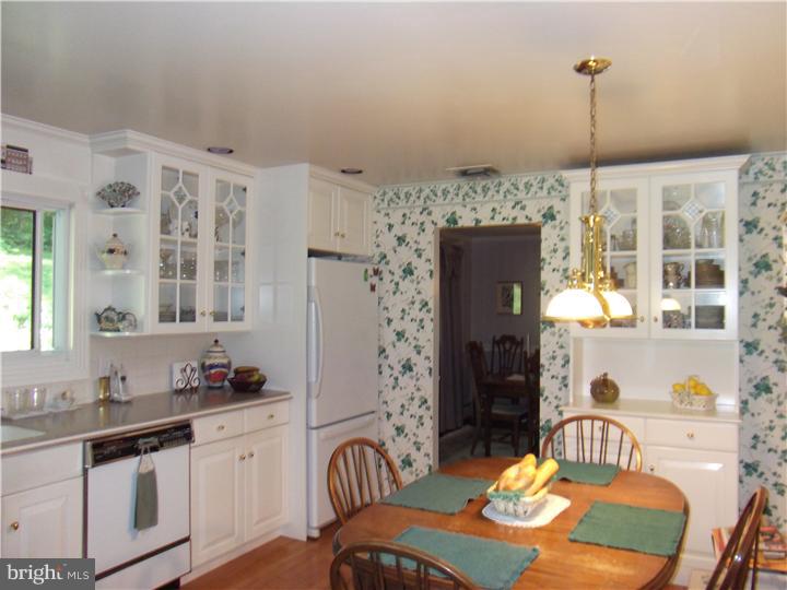 480 East Rose Tree Road Media, PA 19063 - Photo 8 of 20 Kitchen