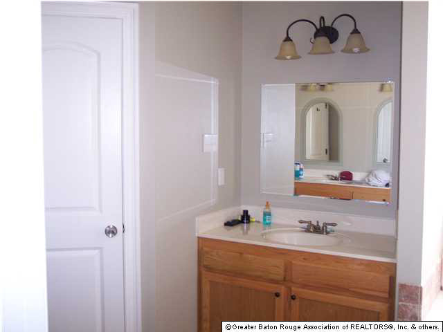 13607 Peairs Road Zachary, LA 70791 - Photo 9 of 18 Gallery Image 9