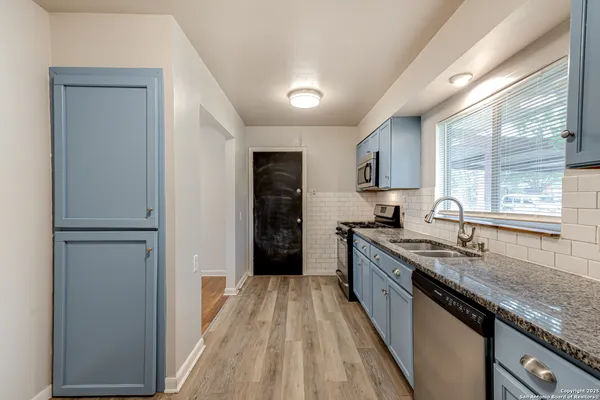 $1,395 | 354 Brettonwood Drive, San Antonio, TX 78218