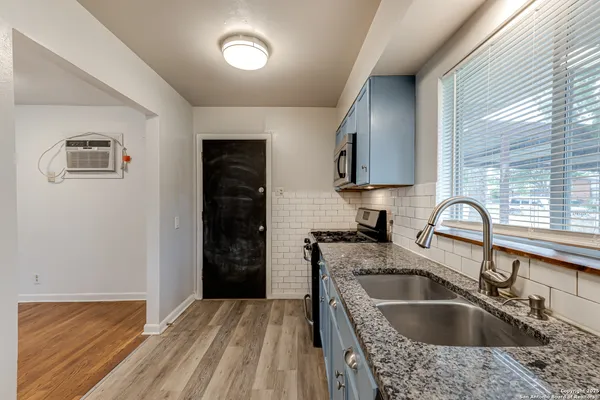 $1,395 | 354 Brettonwood Drive, San Antonio, TX 78218