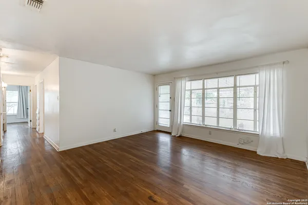 $1,395 | 354 Brettonwood Drive, San Antonio, TX 78218