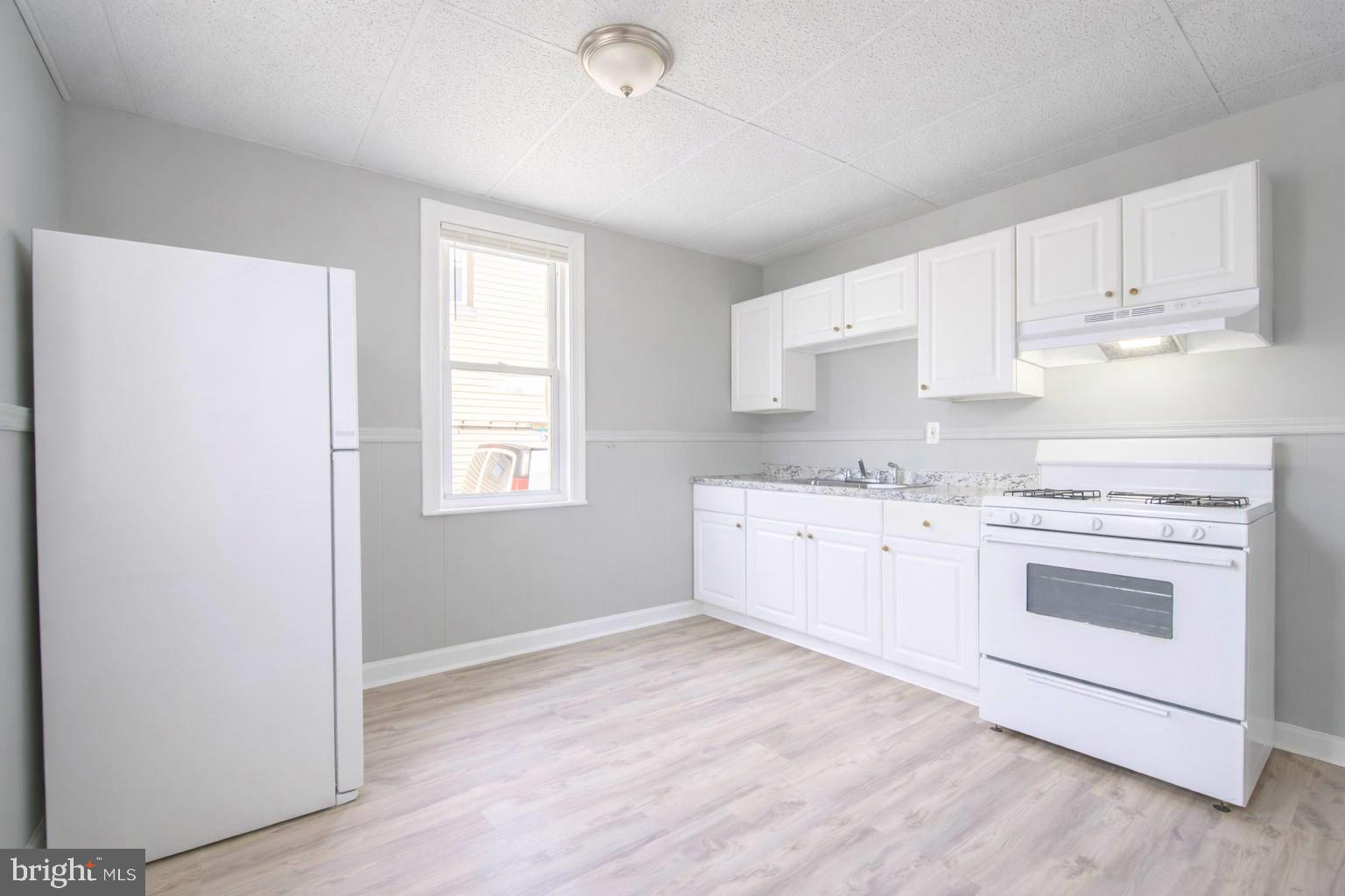 424 Kossuth Street Riverside, NJ 08075 - Photo 2 of 12