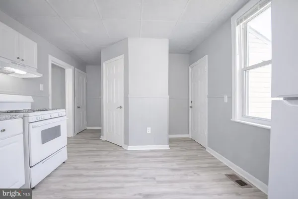 $2,250 | 424 Kossuth Street, Riverside, NJ 08075
