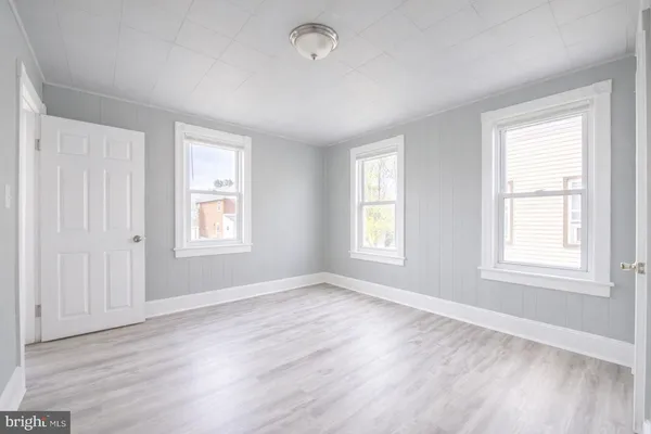$2,250 | 424 Kossuth Street, Riverside, NJ 08075
