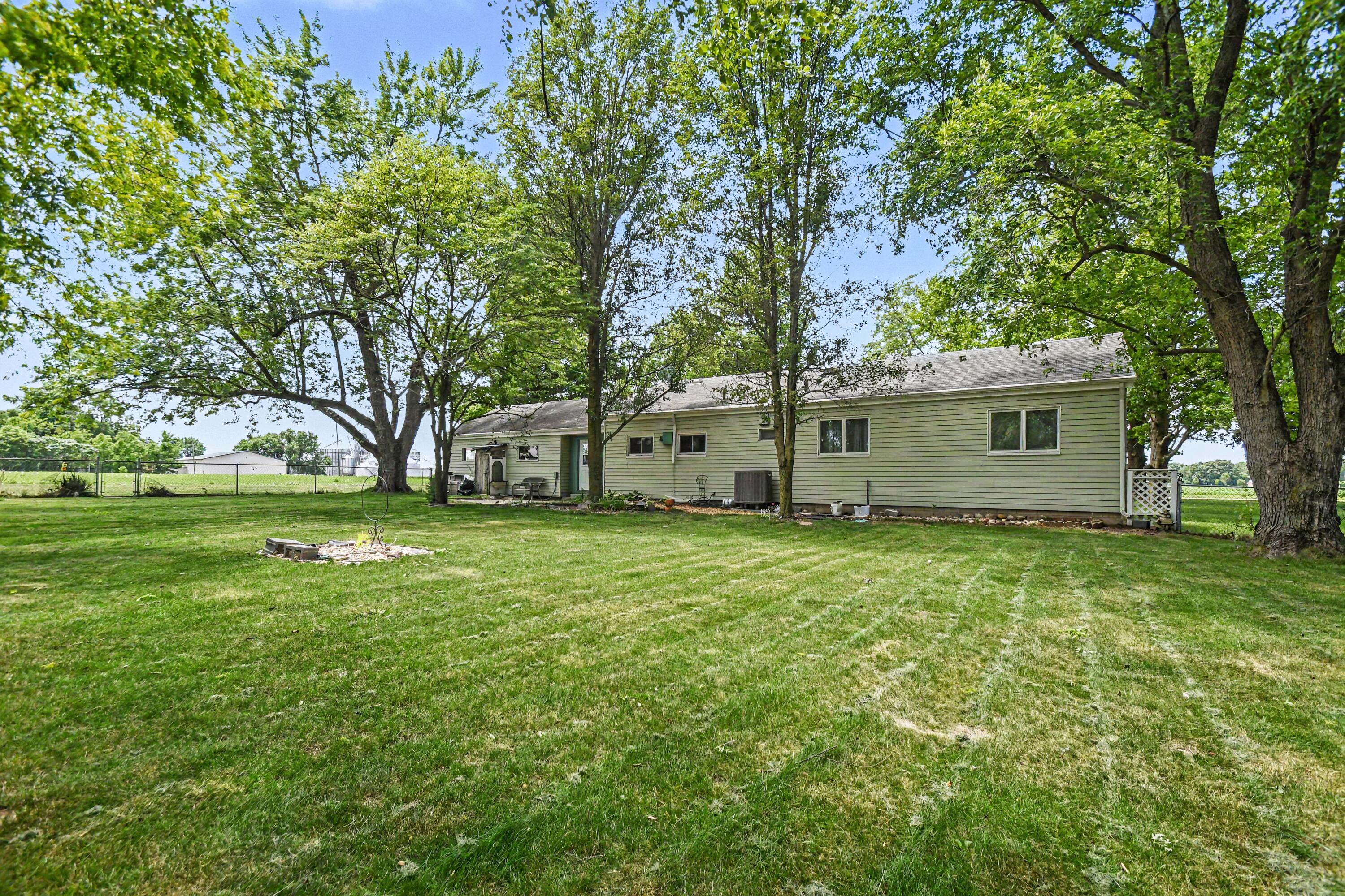 3421 Wyant Road Niles, MI 49120 - Photo 22 of 32 Back of House
