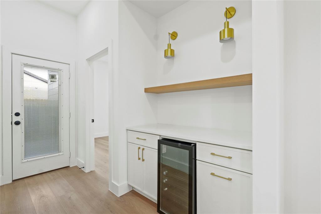 3910 Hancock Street Dallas, TX 75210 - Photo 4 of 20 a view of storage area