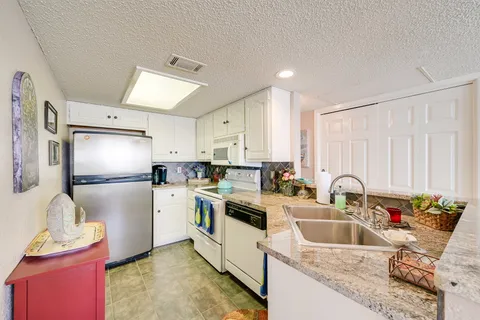 $365,000 | 1601 Judy Lynn Drive, Unit 109, Spicewood, TX 78669