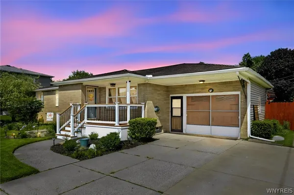 $319,900 | 17 Organ Crescent, West Seneca, NY 14224