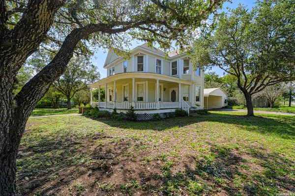 $269,000 | 711 East Lott Street, Beeville, TX 78102